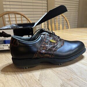 golf shoes